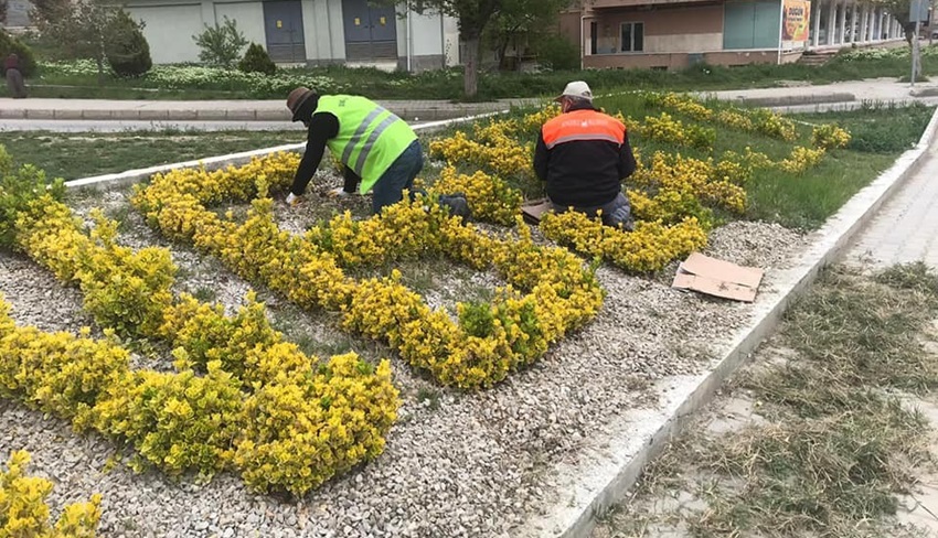 Sungurlu Belediyesi Bahar Temizliği Yapıyor