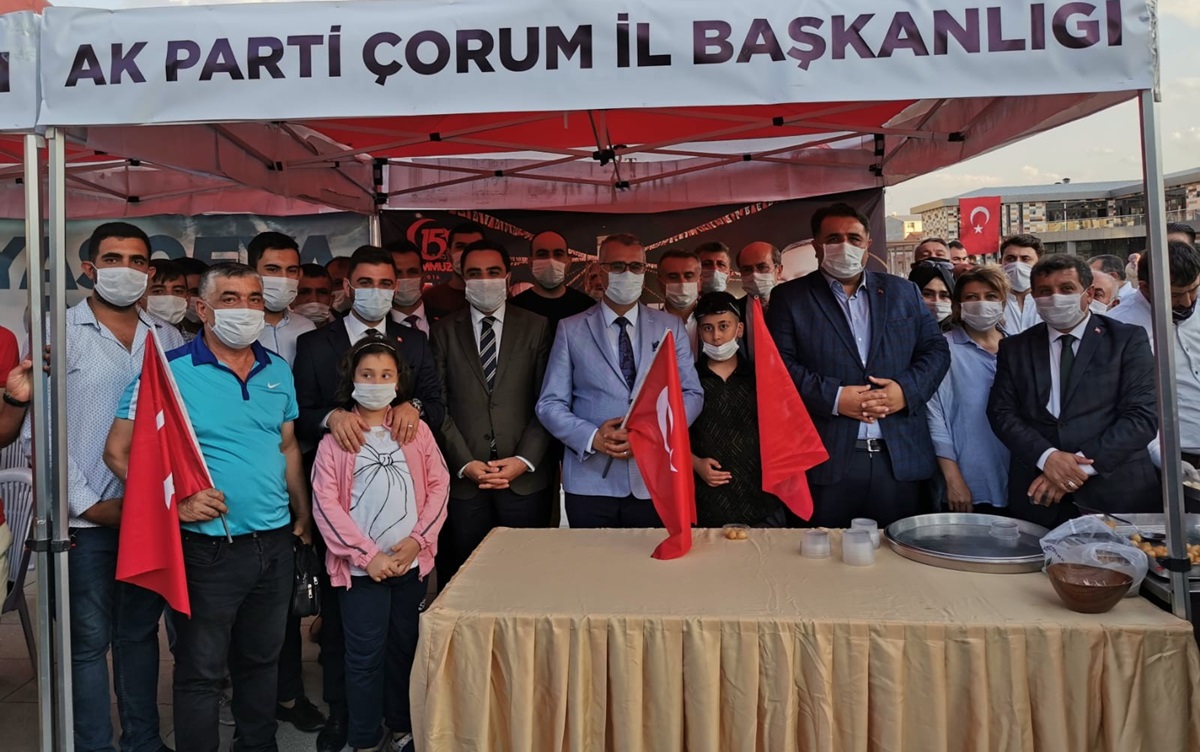 AK Parti Lokma Dağıttı