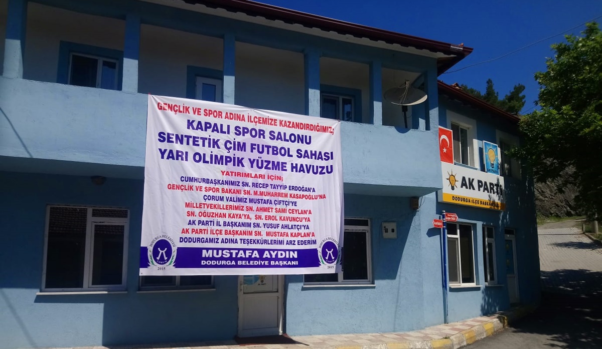 Aydın’dan, Spor Tesisleri İçin Afişli Teşekkür