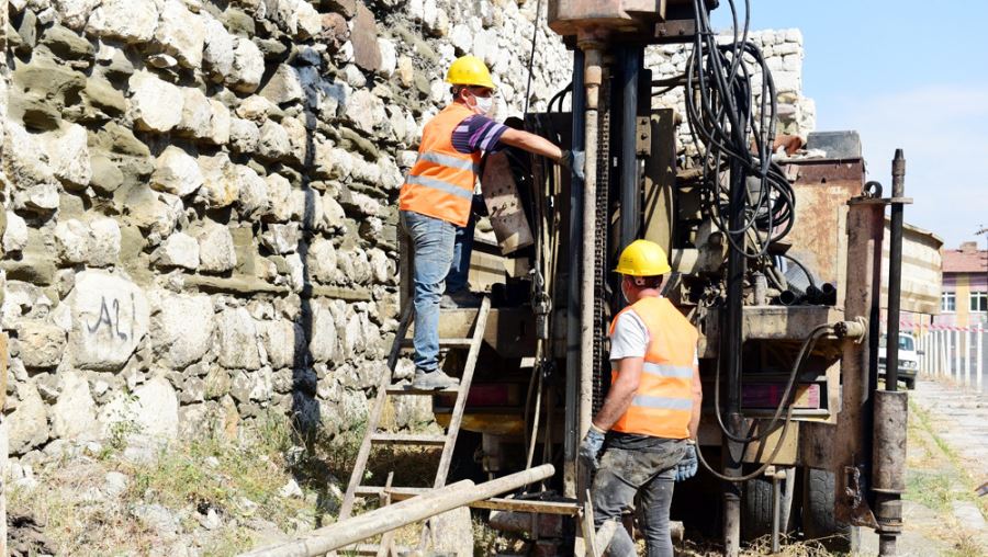 Kalenin Surları Güçlendiriyor