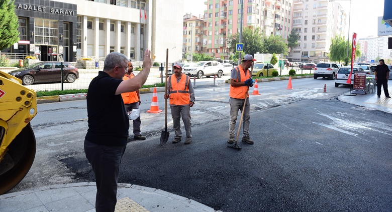 Üçtutlar’ın Sokakları Asfaltlanıyor