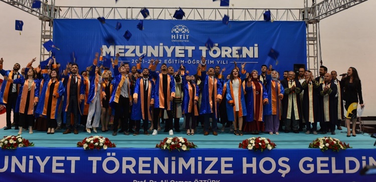 Hitit Üniversitesi’nde Mezuniyet Coşkusu