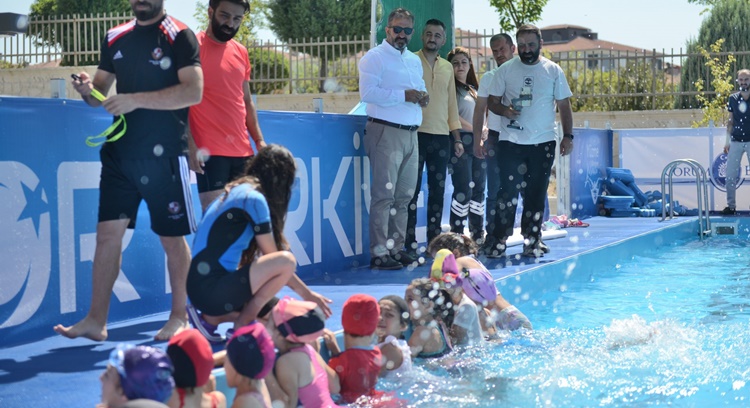 Portatif Yüzme Havuzları Hizmete Girdi