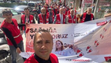 Kızılay “Dünya Yürüyüş Günü’nde” Gazi Caddesi’nde Yürüdü