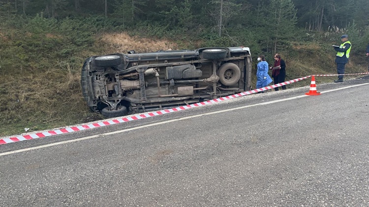 Yoldan Çıkan Pikap Şarampole Devrildi: 1 Ölü, 1 Yaralı