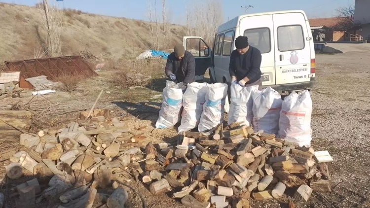 Bayat Belediyesi’nden Vatandaşa Yakacak Desteği!