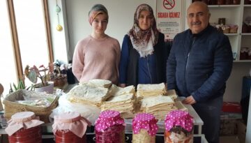 Bayatlı Kadınlar Depremzedeler İçin Ekmek Yapıyor