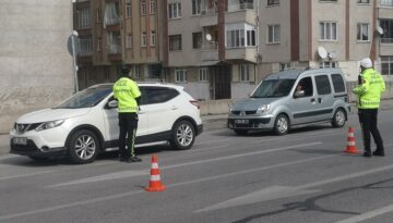 Sungurlu’da Polis Ekipleri Trafik Denetimi Yaptı