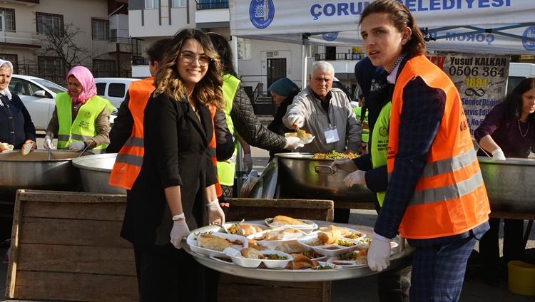 Çorum’da 5 Bin Kişiye Şükür Lokması Dağıtıldı