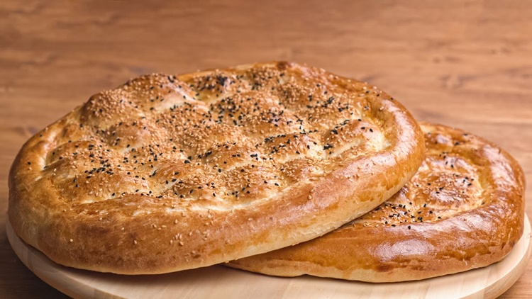 270 Gram Yumurtalı-Susamlı Pide 10 TL