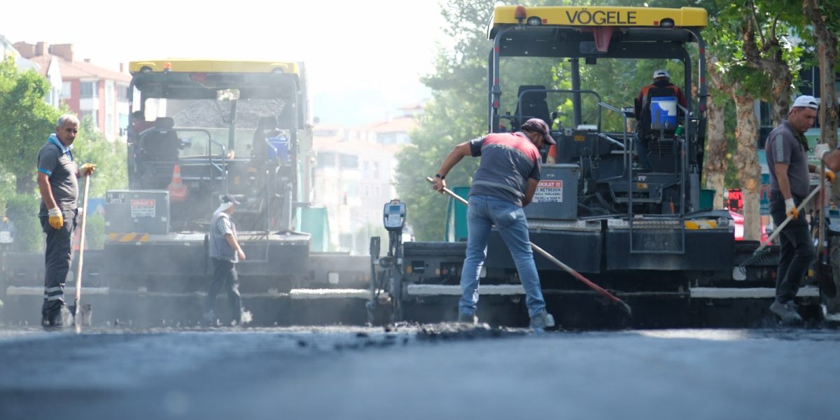 Adnan Özejder ve Hamit Kaplan Caddeleri Yenileniyor