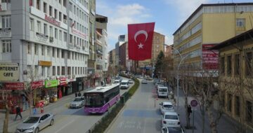 Gazi Caddesi Çift Yönlü Trafiğe Kapatılıyor