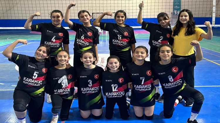 Alacalı Kızlar, Voleybol Turnuvasına Zaferle Başladı!