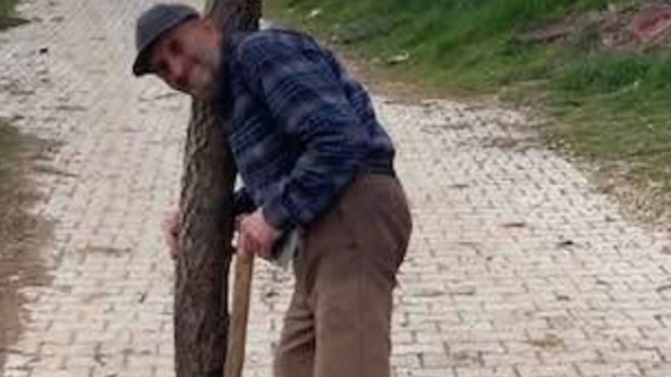 Yaşlı Adam Yol Kenarında Ölü Olarak Bulundu