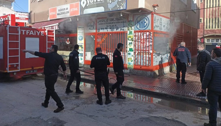Sungurlu’da Av Bayiinde Yangın Çıktı!